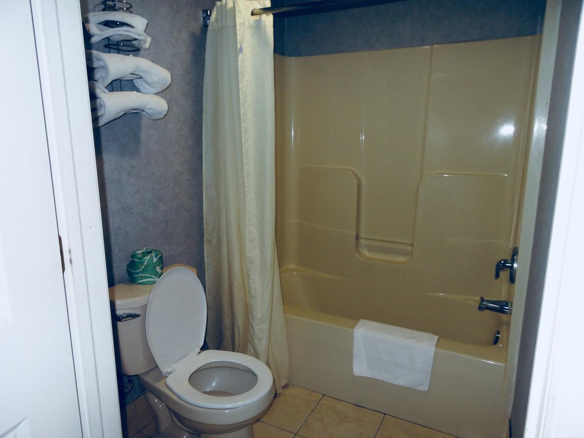 Village Inn & Suites - Smithville Екстериор снимка