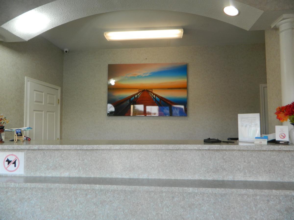 Village Inn & Suites - Smithville Екстериор снимка